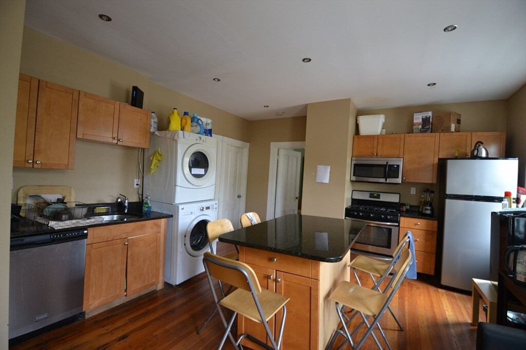 1 Roberts St-Unit -2 in Brookline, MA - Building Photo