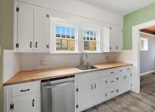 1391 Jefferson Ave in East Point, GA - Building Photo - Building Photo