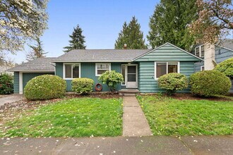 7746 SW 5th Ave. in Portland, OR - Building Photo - Building Photo