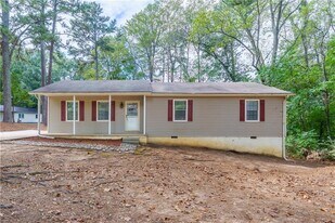 5700 Tracy Dr SE in Mableton, GA - Building Photo