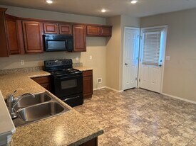 630 Saddlehorn Dr in Centerton, AR - Building Photo