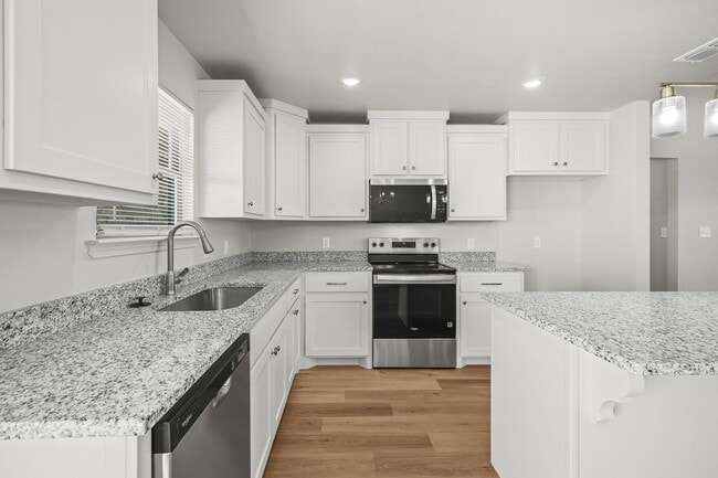 223 North F M 789 in Slaton, TX - Building Photo - Building Photo