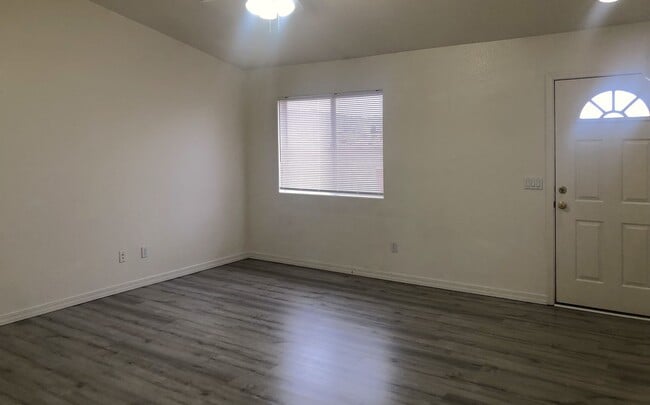 2360 Jagerson Ave in Kingman, AZ - Building Photo - Building Photo