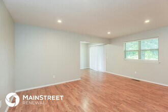 1111 E Willow Pl in Yukon, OK - Building Photo - Building Photo