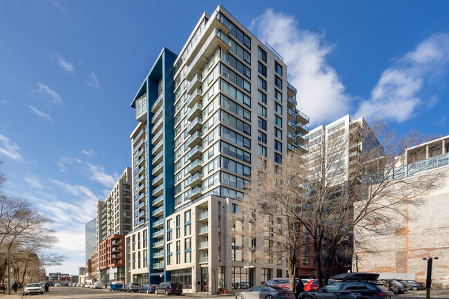 Saint M Condos in Montréal, QC - Building Photo - Building Photo