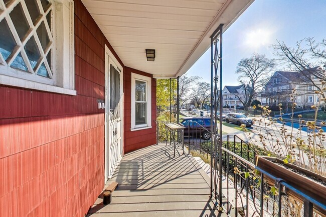 183 Powder House Blvd in Somerville, MA - Building Photo - Building Photo