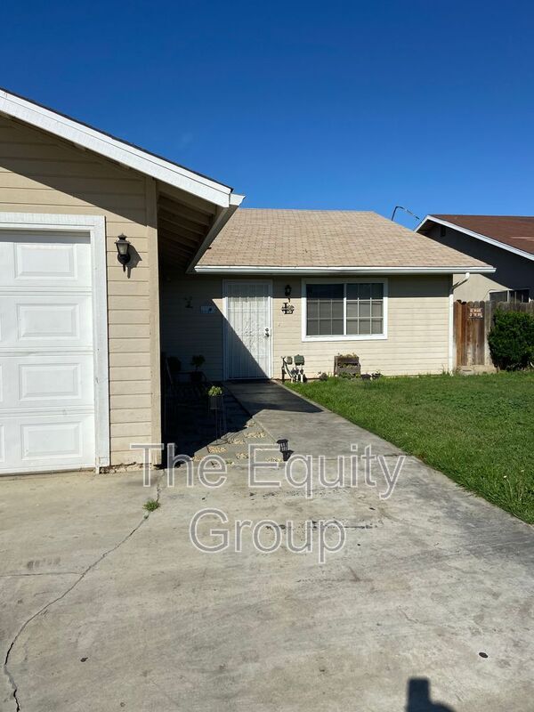 property at 1035 N Wisconsin Way