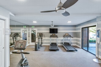 Parkway Apartments in Williamsburg, VA - Building Photo - Interior Photo