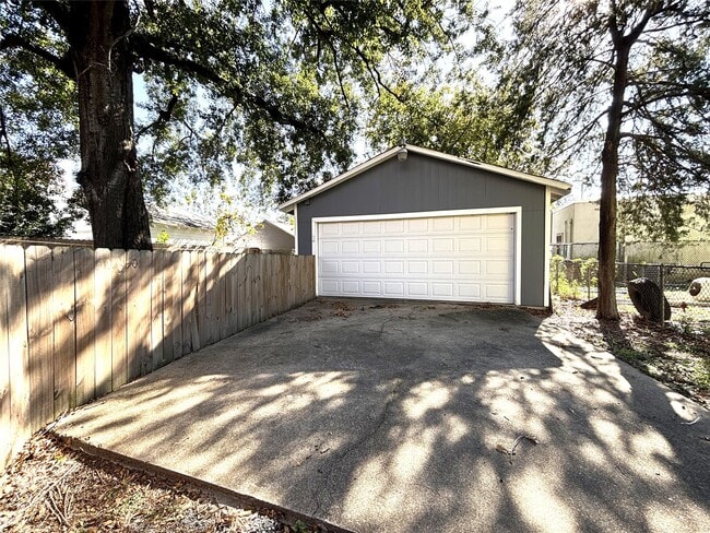 806 Caplin St in Houston, TX - Building Photo - Building Photo