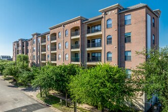 Canal Street Flats in Houston, TX - Building Photo - Building Photo