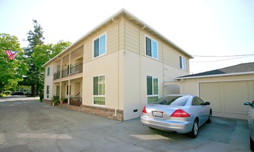 459 Duane St in Redwood City, CA - Building Photo - Building Photo