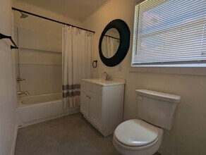 916 Shelton Beach Rd in Saraland, AL - Building Photo - Building Photo