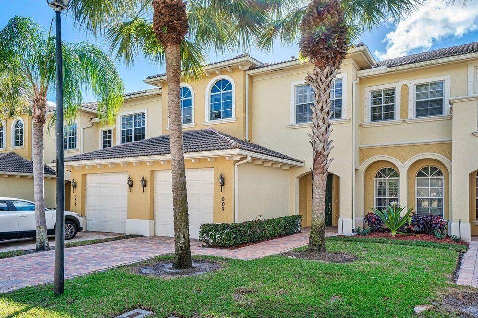 6393 Bella Cir-Unit -505 in Boynton Beach, FL - Building Photo