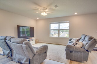 6140 Secretariat Wy in Pensacola, FL - Building Photo - Building Photo