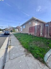 1697 C St in Hayward, CA - Building Photo - Building Photo