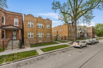 1042 N Leamington Ave Chicago, IL 60651 in Chicago, IL - Building Photo - Building Photo