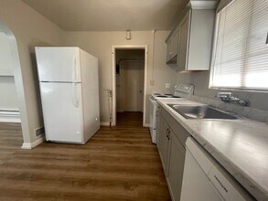 39-43 W 880 N in Provo, UT - Foto de edificio - Building Photo