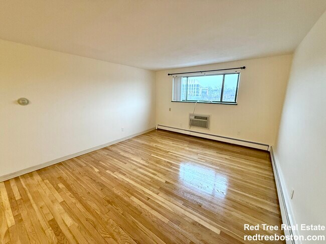 8 Riverside St in Watertown, MA - Building Photo - Building Photo