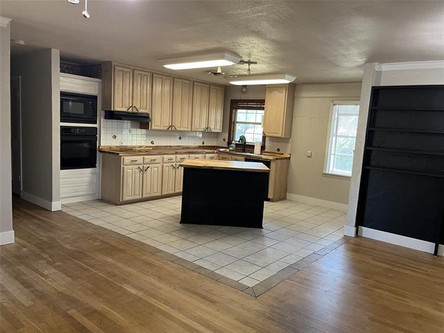 property at 3401 Leith Ave