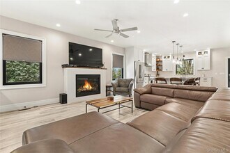 55 S Phillips Ave in Speonk, NY - Building Photo - Building Photo