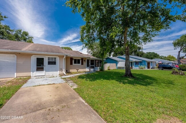 1045 Amber Cir