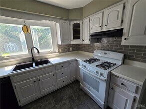 320 Plymouth Dr in Syracuse, NY - Building Photo - Building Photo