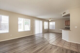 14892 W Laurel Ln in Surprise, AZ - Building Photo - Building Photo