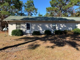 286 R Sands Rd, Unit 286 in Aberdeen, NC - Building Photo