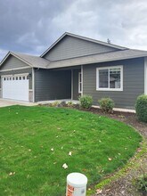 2504 Equestrian Loop S in Salem, OR - Building Photo - Building Photo