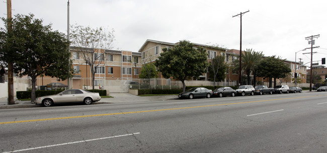 Adams Congress Apartments in Los Angeles, CA - Foto de edificio - Building Photo