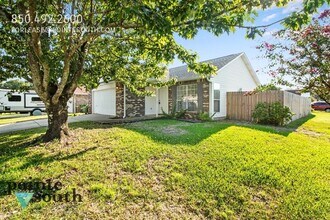 987 John Wayne Cir in Fort Walton Beach, FL - Building Photo - Building Photo