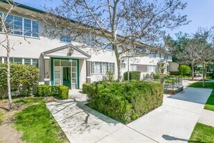 147 N Holliston Ave in Pasadena, CA - Building Photo