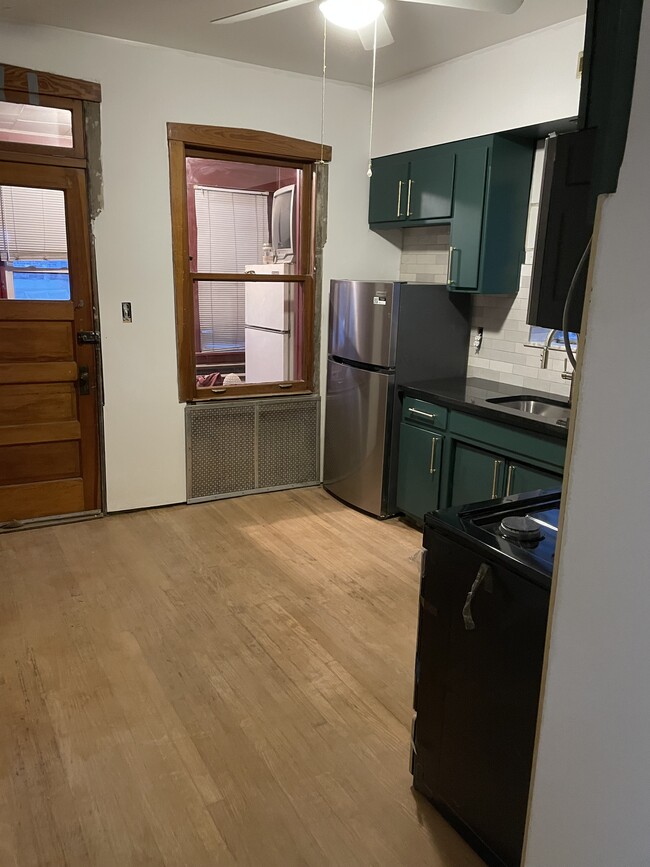 2345 W 24th St, Unit 2 in Chicago, IL - Building Photo - Building Photo