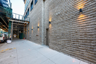 Pearson Street Condos in Long Island City, NY - Building Photo - Building Photo