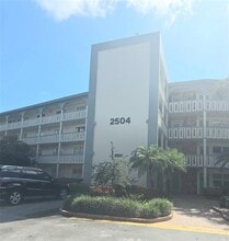 2504 Antigua Terrace in Coconut Creek, FL - Foto de edificio - Building Photo