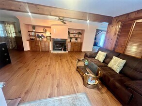 1 Royal Acres Dr in Middletown, NY - Building Photo - Building Photo