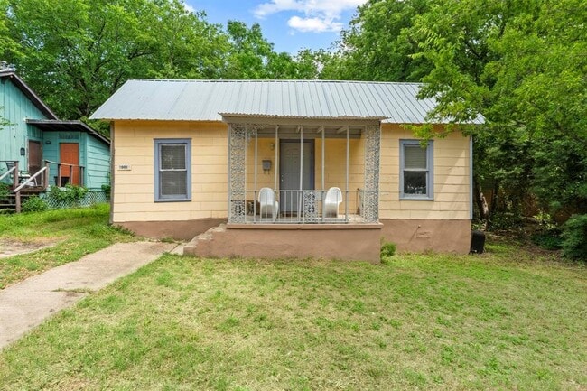 property at 2001 Poquito St