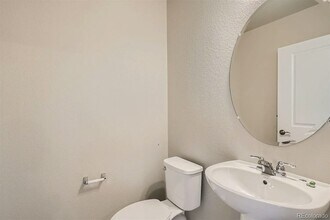 6817 Huddersfield Pl in Castle Pines, CO - Foto de edificio - Building Photo