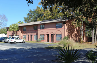 Woodcrest Townhomes in Daytona Beach, FL - Building Photo - Building Photo