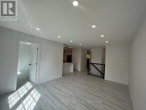 22 Macoomb Dr in Welland, ON - Building Photo - Building Photo