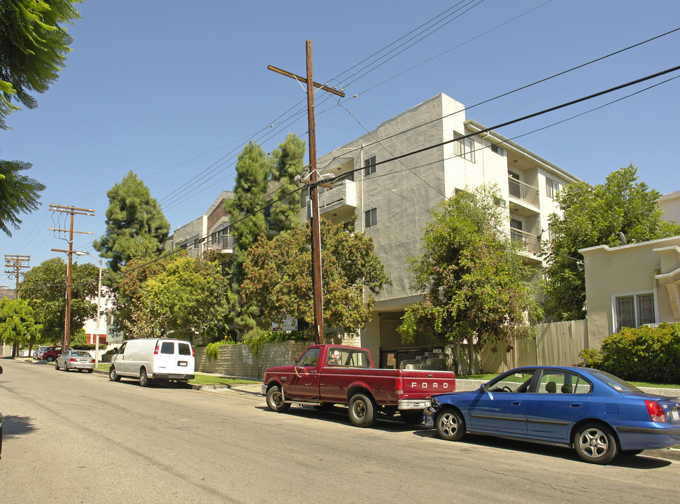 The Sierra Crest in Los Angeles, CA - Building Photo