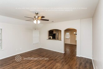 227 Thoroughbred St in Waxahachie, TX - Foto de edificio - Building Photo