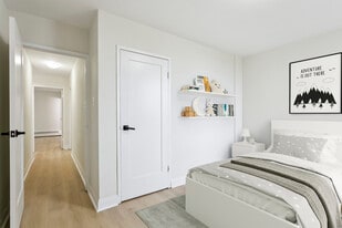 Fifeshire Towers in Toronto, ON - Building Photo