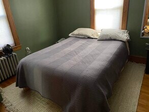 9 Orchard St in Northampton, MA - Building Photo - Building Photo