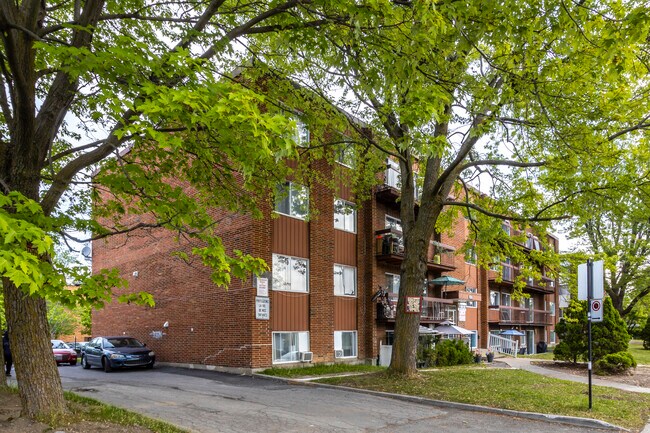5480 Gaétan-Boucher in Longueuil, QC - Building Photo - Building Photo