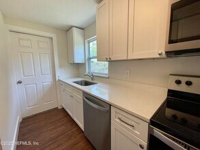 10867 Bahia Dr in Jacksonville, FL - Building Photo - Building Photo