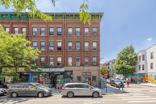 194 Knickerbocker Ave in Brooklyn, NY - Building Photo - Building Photo