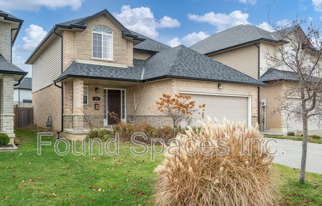 property at 104 Davinci Blvd