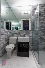 5 W 103rd St, Unit 3FE in New York, NY - Foto de edificio - Building Photo