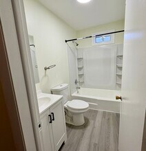 358 Washington St, Unit 1 in New Britain, CT - Building Photo - Building Photo